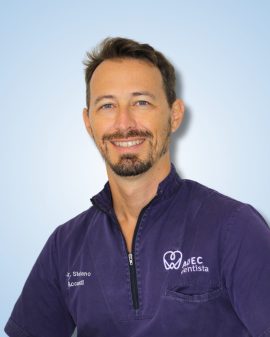 Stefano Accardi ADEC dentista Milano chirurgo orale